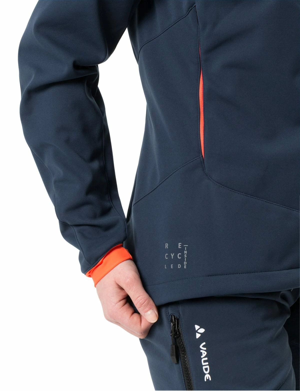 VAUDE Qimsa Veste Softshell Femme - Dark Sea Uni 5 VAUDE Qimsa Veste Softshell Femme - Dark Sea Uni – Image 5