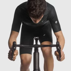 Assos Gilet Coupe-vent MILLE GT - Black Series 11 Assos Gilet Coupe-vent MILLE GT - Black Series -Vélos Soldes ASSOS 13 34 338 18 31