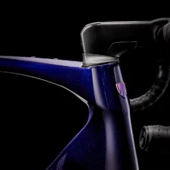 Trek Domane SL 6 ETap Gen 4 Deep Dark Blue 18 Trek Domane SL 6 ETap Gen 4 Deep Dark Blue -Vélos Soldes DomaneSL6eTap 23 36152 B Alt4