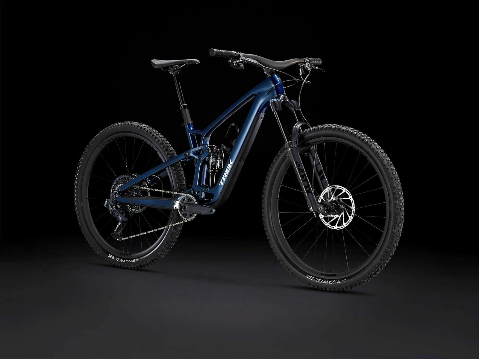 Trek Fuel EX 9.8 GX AXS Gen 6 Mulsanne Blue 2 Trek Fuel EX 9.8 GX AXS Gen 6 Mulsanne Blue – Image 2