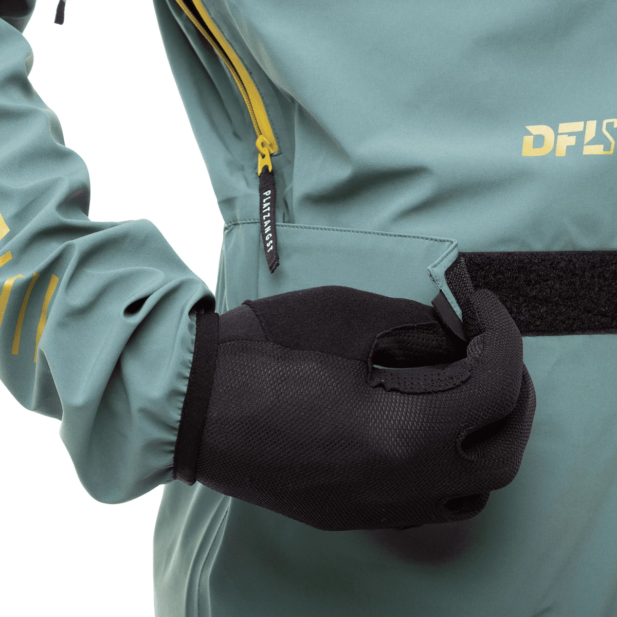 PLATZANGST DFL Suit Vert Long 3 PLATZANGST DFL Suit Vert Long – Image 3