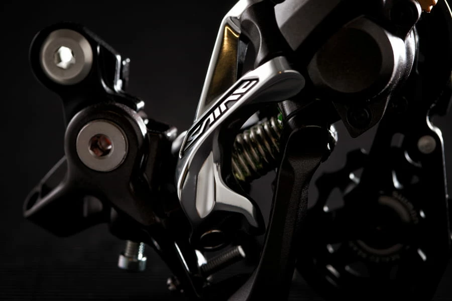 Shimano Dérailleur Arrière SAINT Shadow Plus RD-M820 SS 10 Vitesses 6 Shimano Dérailleur Arrière SAINT Shadow Plus RD-M820 SS 10 Vitesses – Image 6